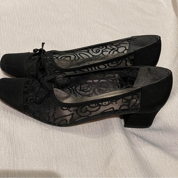 J. Renee Shoes Women's Black Mesh Medium Heel Dress Pumps Size 6.5M - Picture 9 of 12